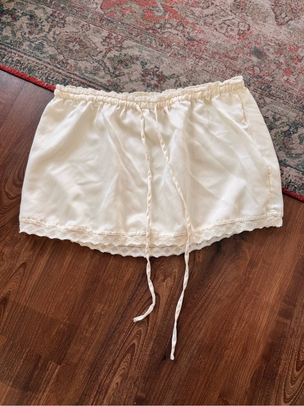 Kimchi Blue Cream Lace-Trim Sleep Shorts